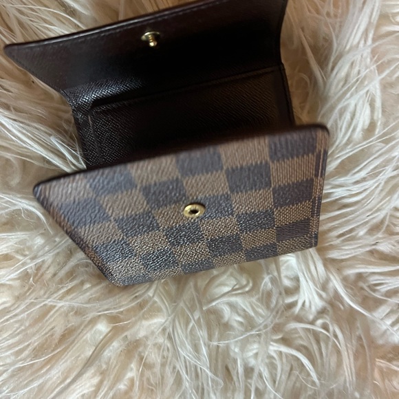 Louis Vuitton Damier Ebene Wallet with Gold Button-Pristine - Picture 4 of 8